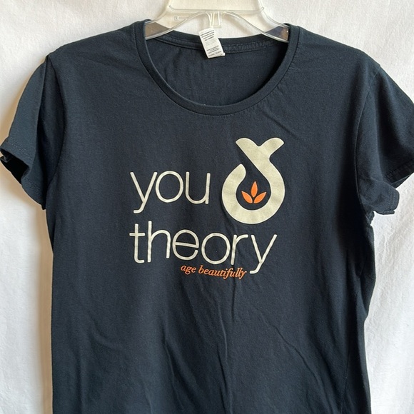 You Theory Age Beautifully black cap sleeve tee, size L - Picture 3 of 6